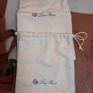 로로피아나 워크 스니커즈 슈즈박스, 로로피오나 더스트백 종이백 일괄 이미지