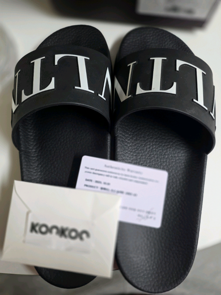 발렌티노 슬라이더 슬리퍼 미사용 신품--1