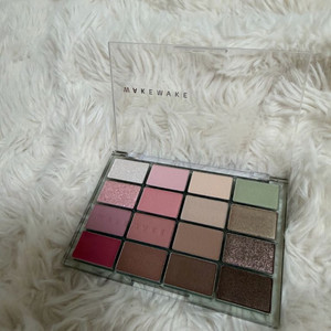 미사용 새상품 웨이크메이크 소프트 블러링 아이팔레트 21호 폴 인 피그 블러링