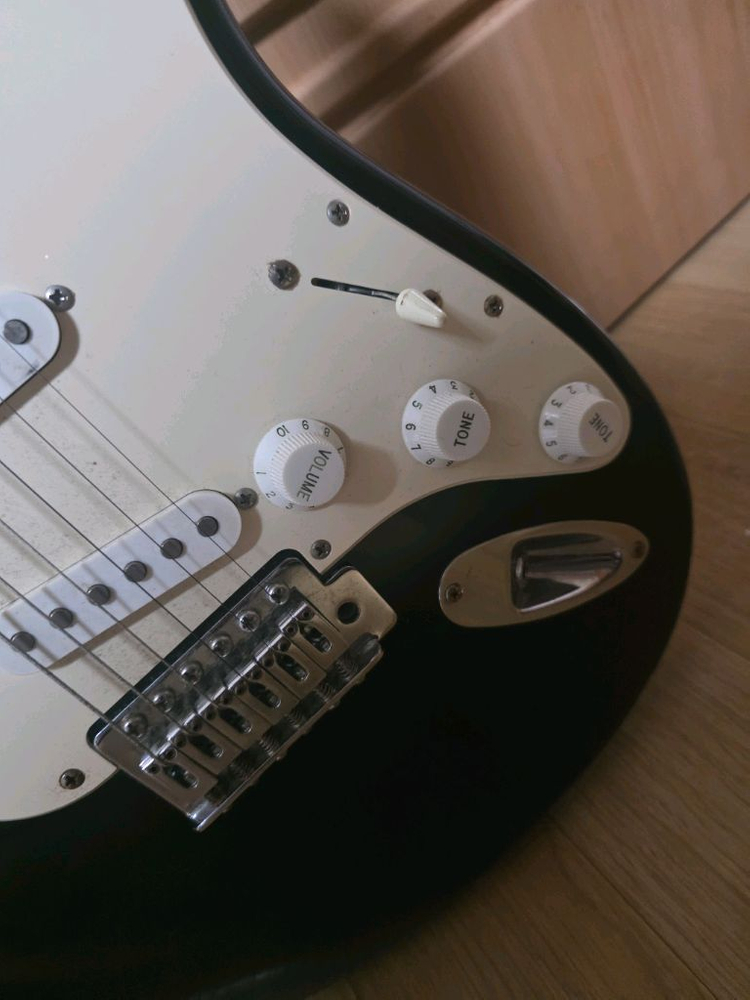 스콰이어 정품 스트랫 일렉트릭 기타--2