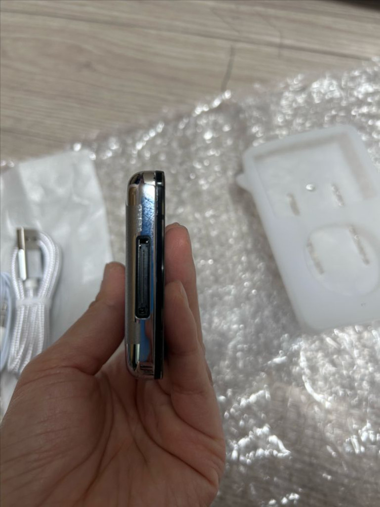 아이팟클래식 블랙 80기가--4