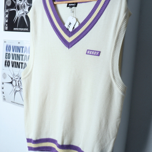 (M-L) 널디 니트 새상품 조끼 아이보리 올드스쿨