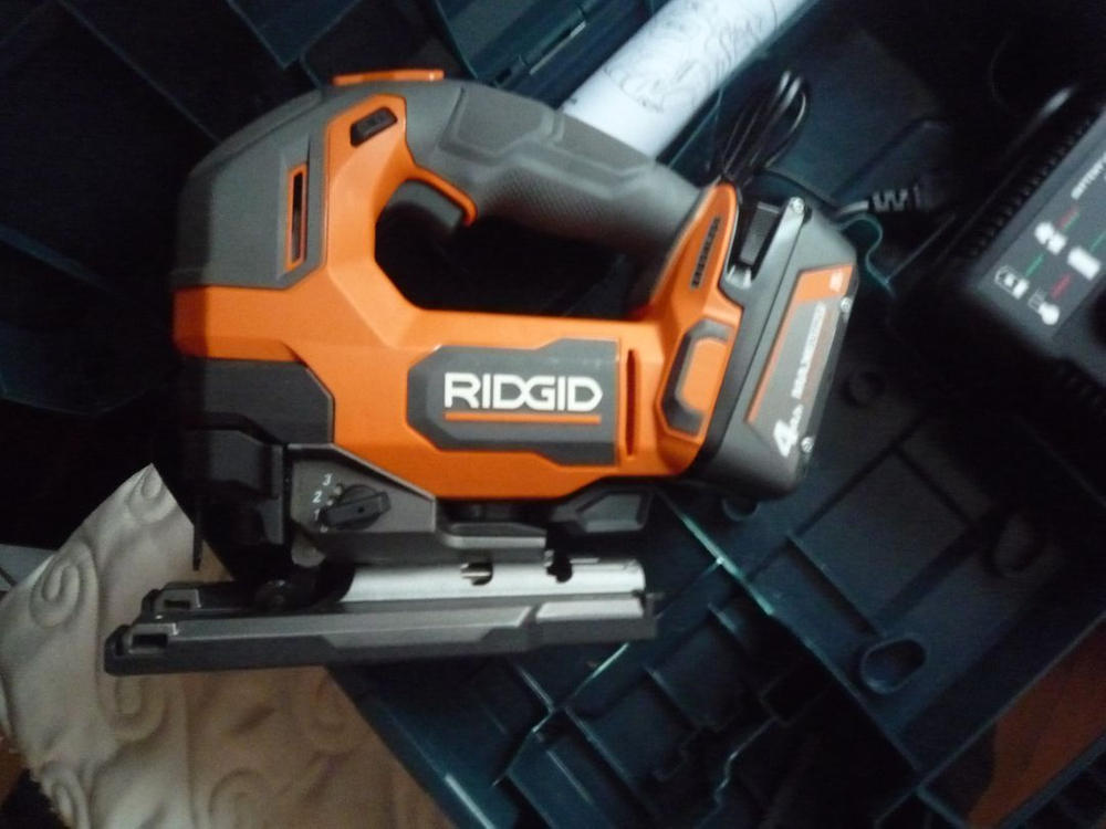 리지드(아에게)18v 브러쉬리스 직소 셑트--2