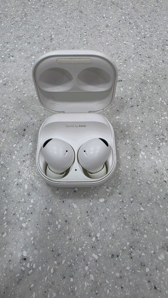 갤럭시 S24 울트라 티타늄 엘로우 256 + 버즈2프로 + 워치6 let 40m--7