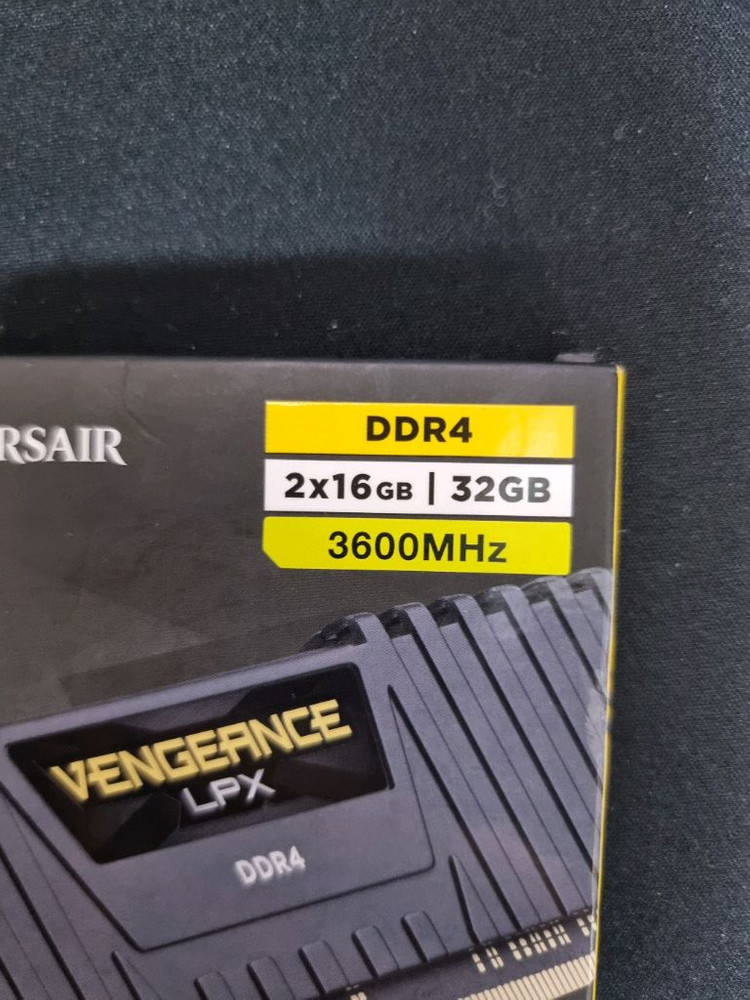 커세어 벤젠스 ddr4 32gb. 3600mhz 팝니다--1