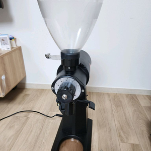 말코닉 ek43 커피 전동 그라인더 블랙 팝니다.