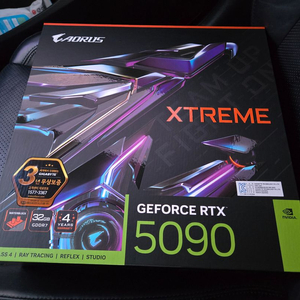 기가바이트 지포스 RTX 5090 XTREME 워터포스 WB D7 32GB 팝니다. (워터블럭버전) 이미지