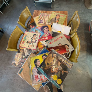 옛경음악 백남봉 만담등 lp 겉지없는 산울림7집 나훈아 조용필등 lp 100여장~ 이미지