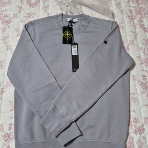 새상품 미시착 24SS스톤아일랜드 맨투맨 90-S