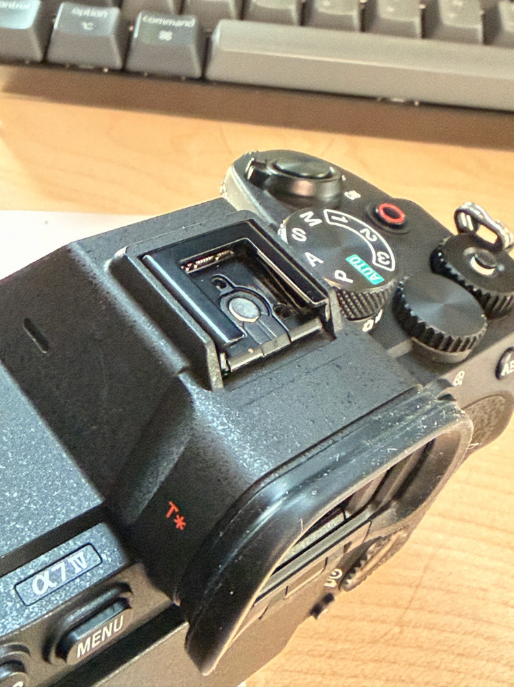 소니 A7m4 팝니다.--2