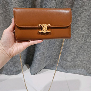 셀린 2단 장지갑 카멜색상(새상품/박스/체인끈포함)