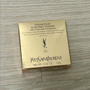 입생로랑 뚜쉬에끌라 핑크쿠션 팩트 미개봉 새상품