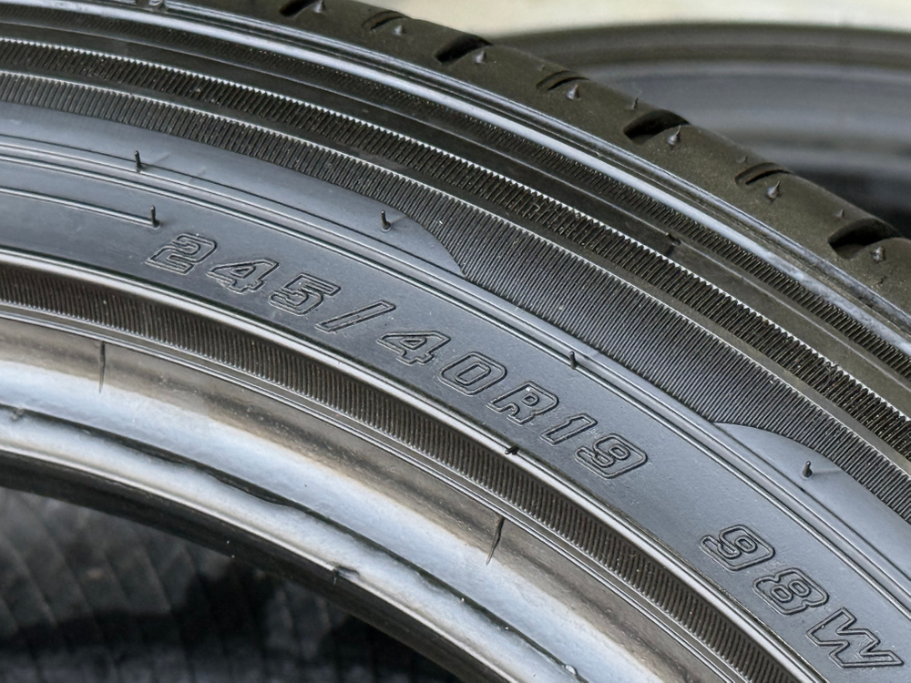 2454019 굿이어타이어 그립 중고타이어 245 40 19 굿이어 19인치타이어--3