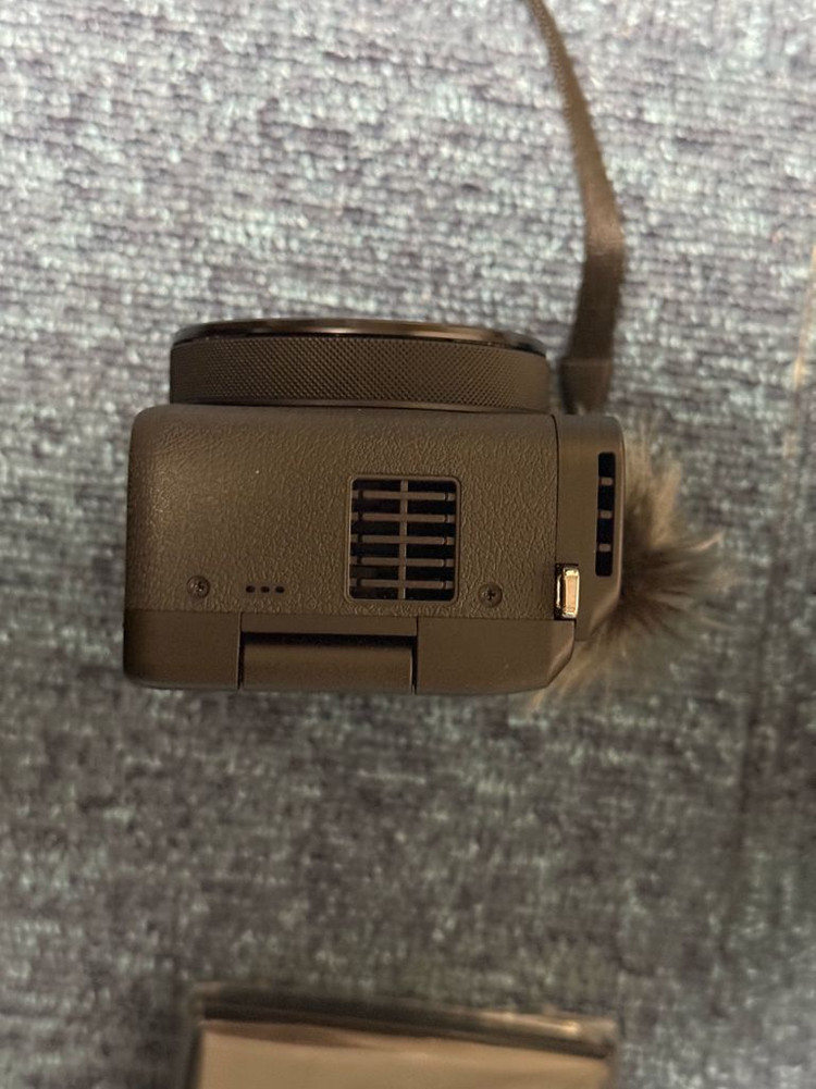 캐논 파워샷 v1 신품급 판매합니다. 구성품 많음--2