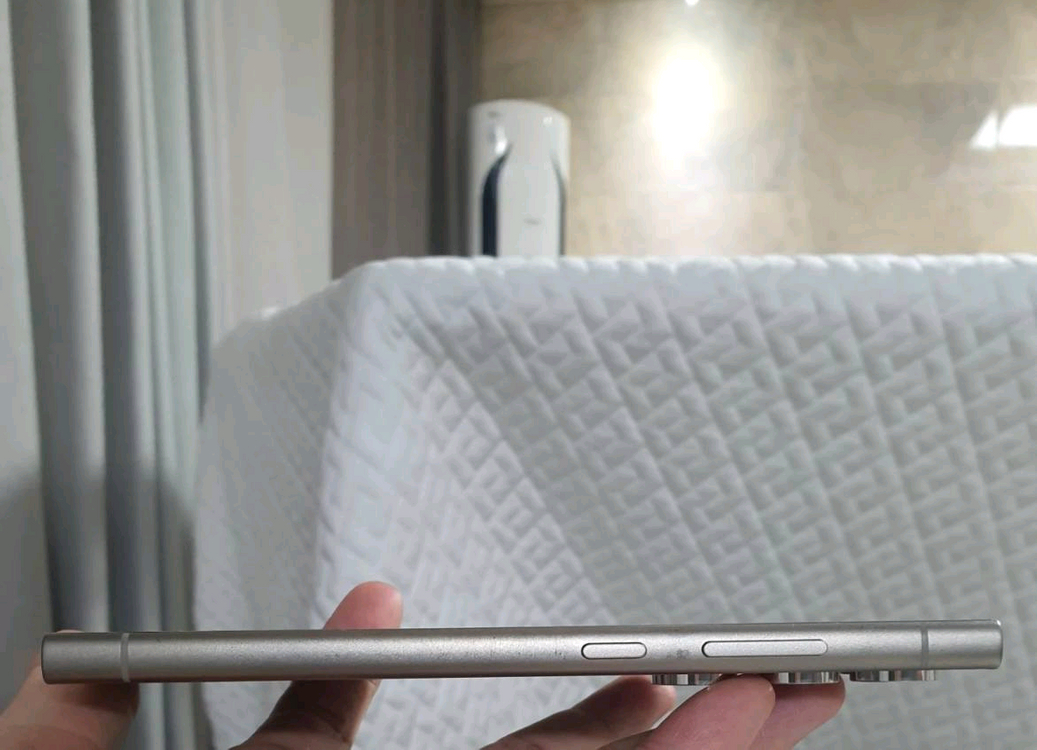 갤럭시 s24 울트라 256GB 판매합니다--6