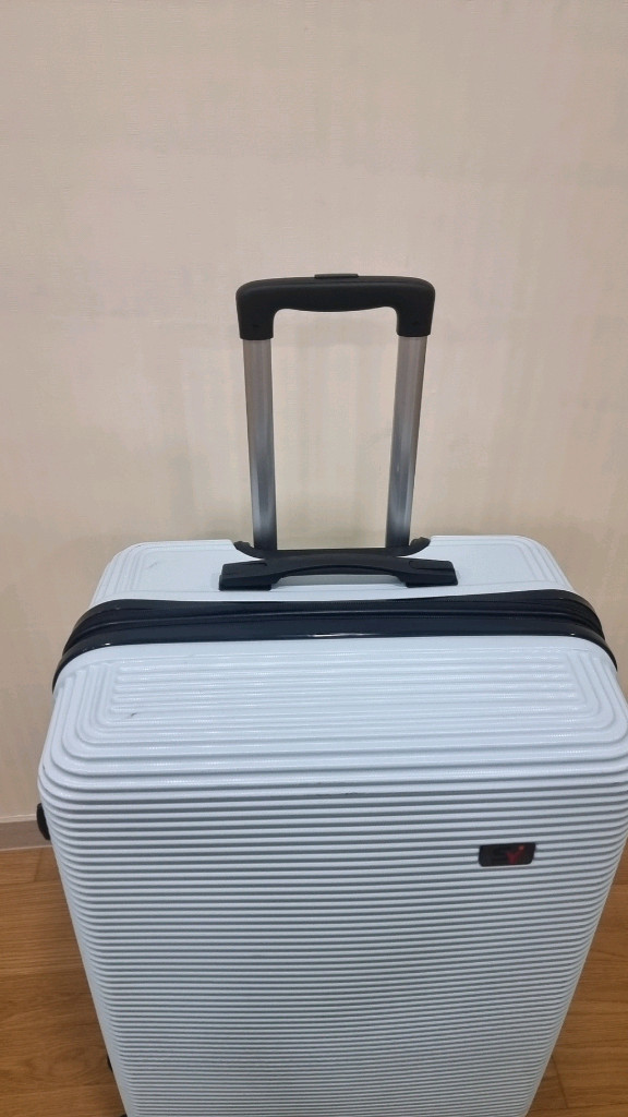 수화물용 대형캐리어(27인치)(바퀴4구,tsa락)--1