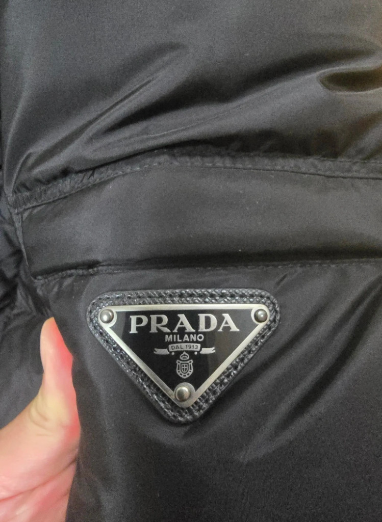 프라다 패딩--1