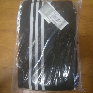 아디다스담요이불+나이키 나침판고리 한정판희귀레어/노스페이스 스투시 슈프림 러닝조깅헬스배낭캠핑등산낚시acg아이폰