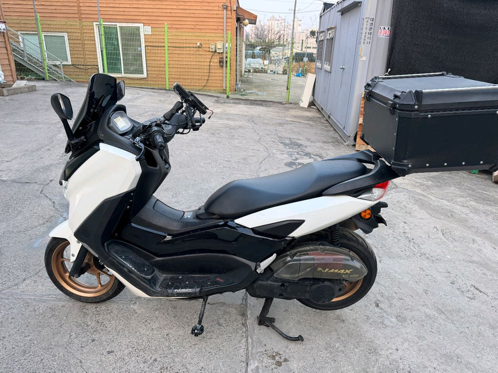 야마하 엔맥스125 24년 abs 화이트컬러 팝니다--4