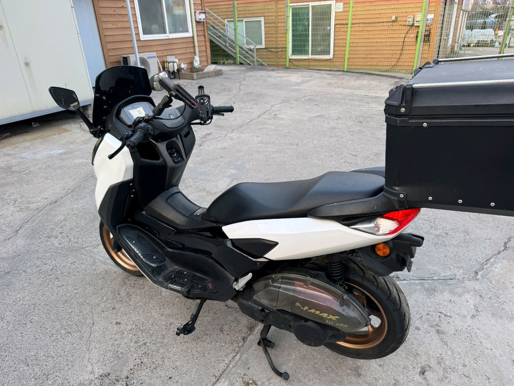 야마하 엔맥스125 24년 abs 화이트컬러 팝니다--6