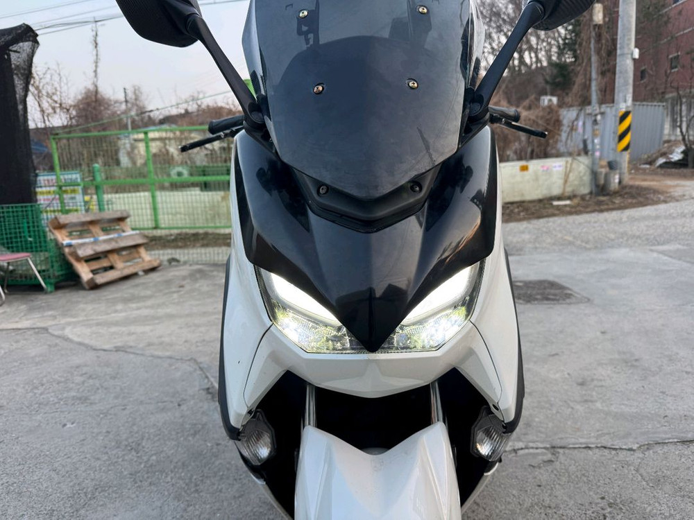야마하 엔맥스125 24년 abs 화이트컬러 팝니다--7