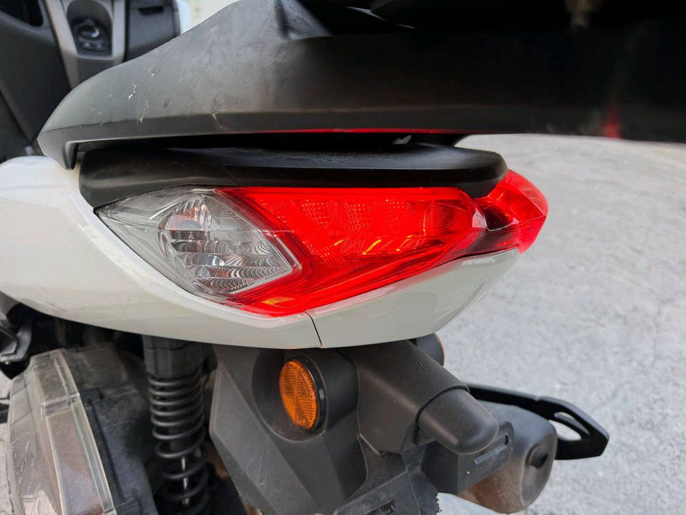 야마하 엔맥스125 24년 abs 화이트컬러 팝니다--8