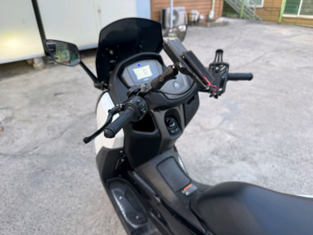 야마하 엔맥스125 24년 abs 화이트컬러 팝니다--9