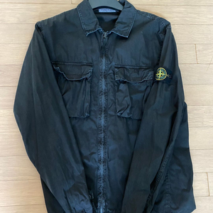 스톤아일랜드 22ss 오버셔츠 올드이펙트 블랙 7615114wn xl 판매합니다 교환가능
