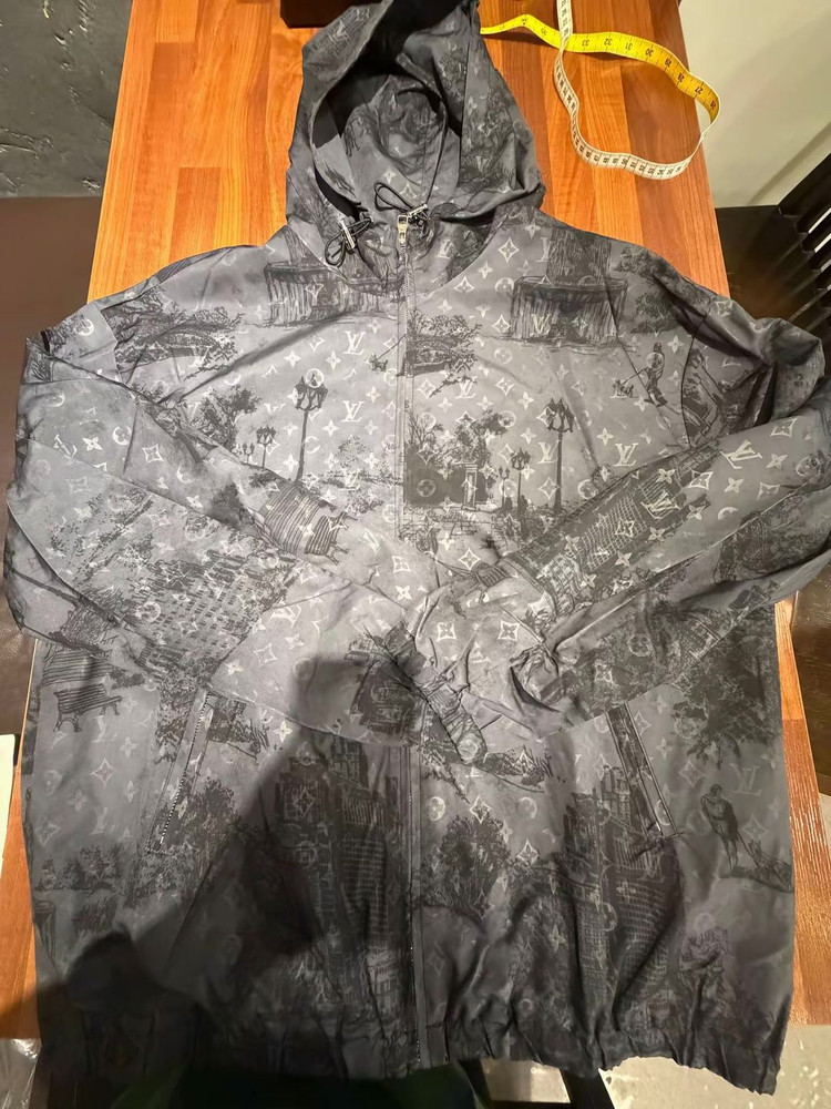 [루이;비통] 새상품 / 바람막이 점퍼 / 약 110 사이즈 오버핏--3