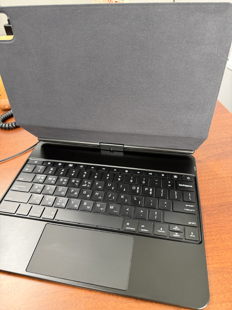 (신품급)DSM 아이패드 프로 13인치 M4 M5 매직 키보드 케이스--2