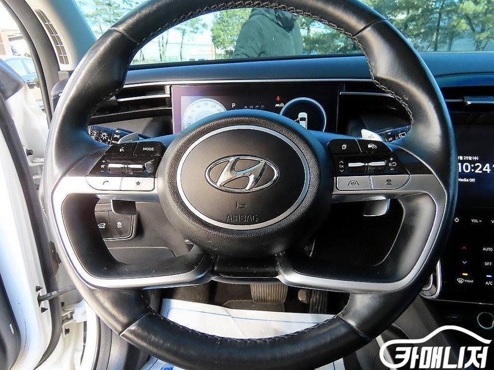 [현대]투싼 (NX4) 가솔린 1.6 터보 4WD 프리미엄 #3월급매 이미지