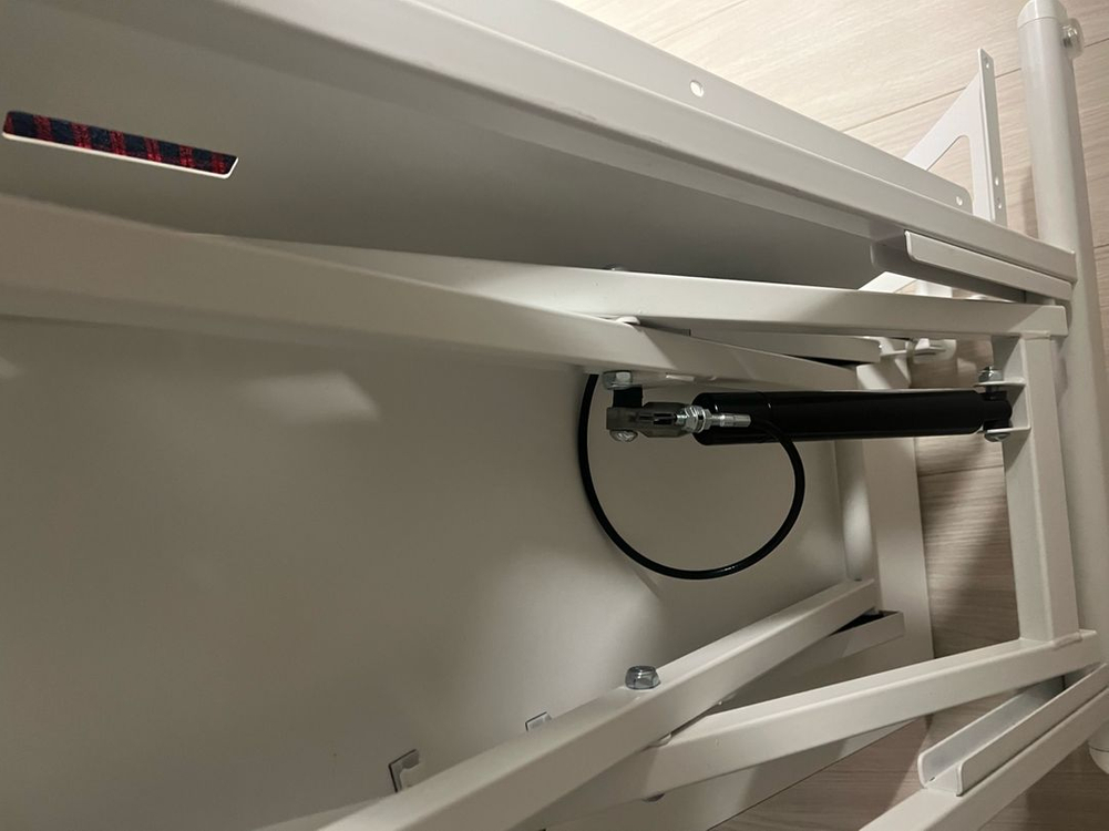 핏쳐 수동식 높이조절 스탠딩 데스크 이미지