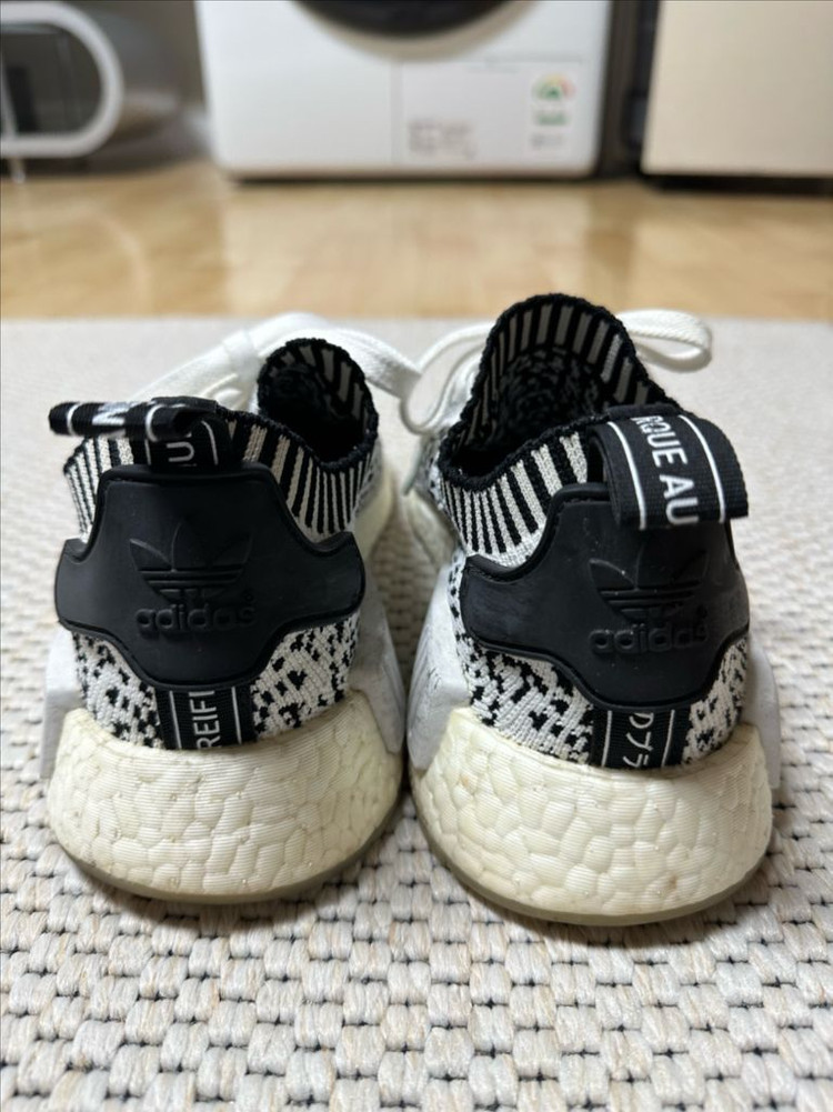 아디다스 여성 노마드 R1 프라임니트 사시코 팩 이지부스트 스니커즈 S급 화이트 사이즈 240 팝니다--3