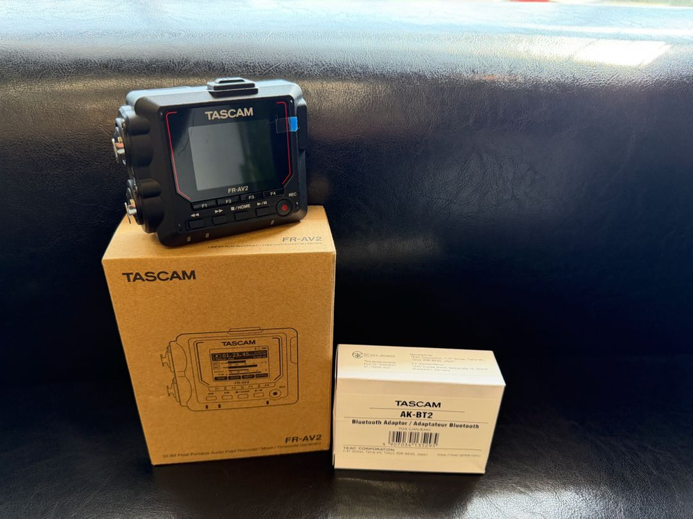 TASCAM FR-AV2 타스캠 COMPACT 소형 야외 레코더+ 블루투스 어댑터 세트--3