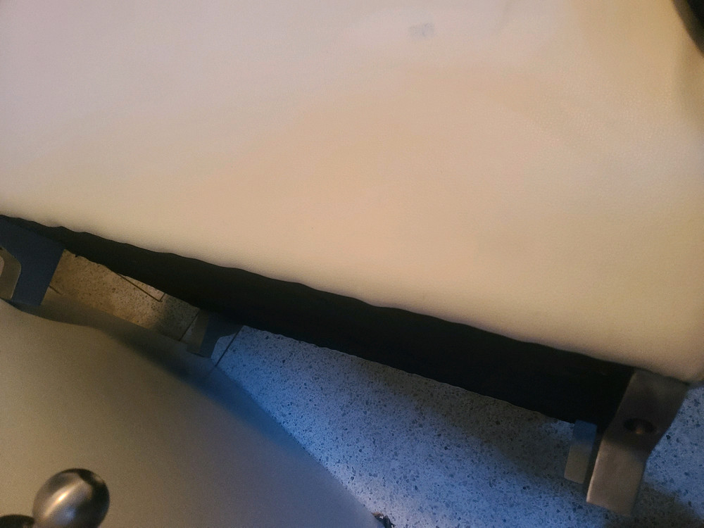 디쟈트 Desart 아이보리 소파--3