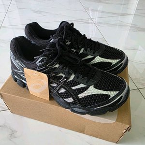 아식스 젤 큐물러스 16 블랙실버 새상품