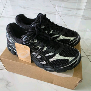 아식스 젤 큐물러스 16 블랙실버 새상품