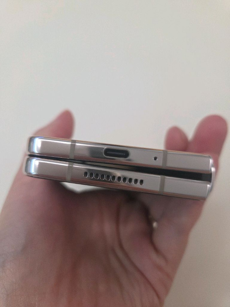 갤럭시 Z폴드4 512G 특S급 서울z폴드4 인천z폴드4 강원z폴드4 파주z폴드4 대구z폴드4 창원z폴드4 중고폰--6