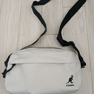 캉골 크로스백 이미지