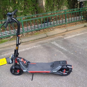 세그웨이 나인봇 ZT3 킥보드