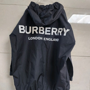 정품 버버리 키즈 아노락 바람막이 자켓 점퍼 8y