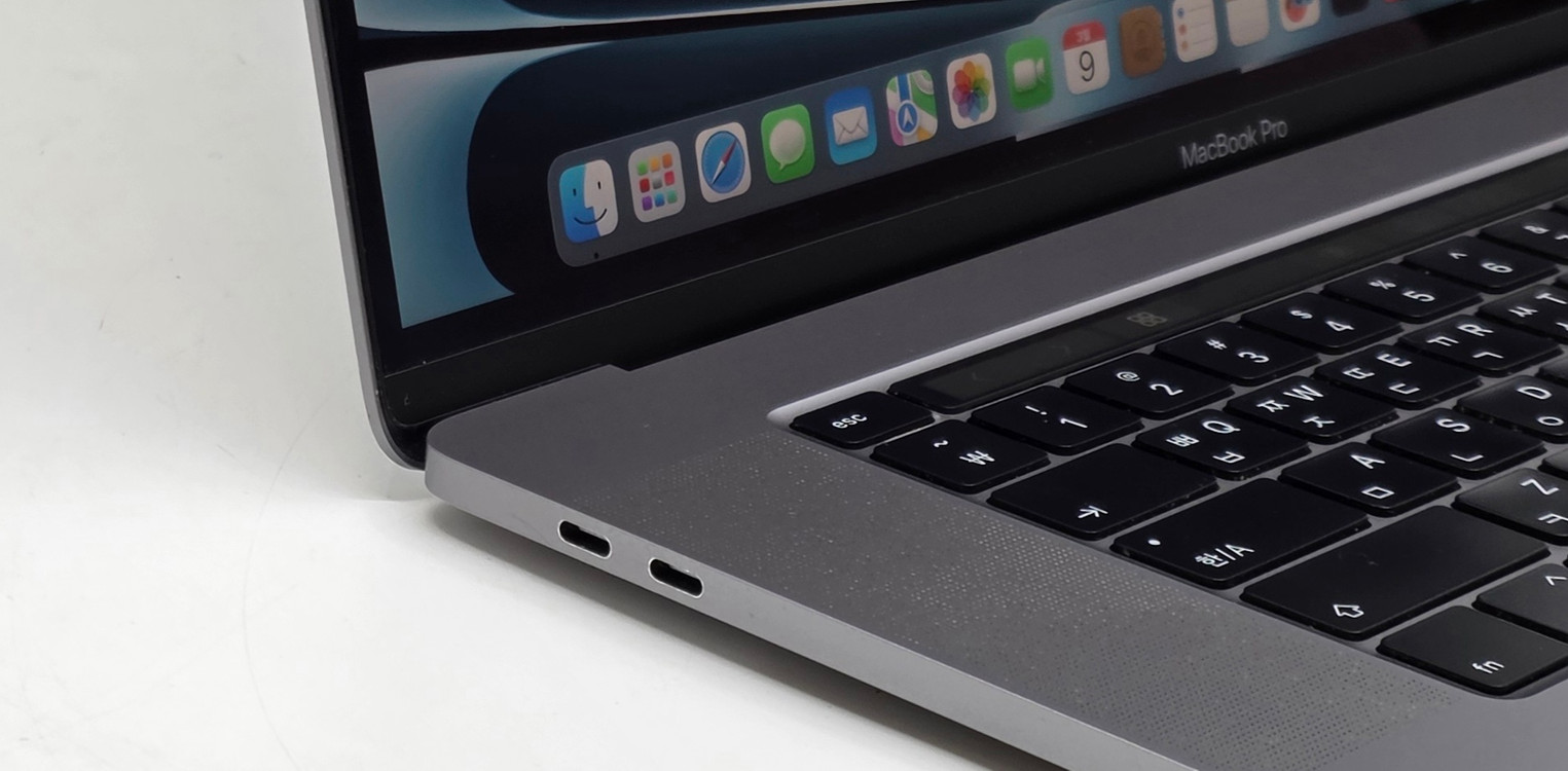 2019맥북프로 16인치 512GB i7 스페이스그레이 중고노트북 인텔--2