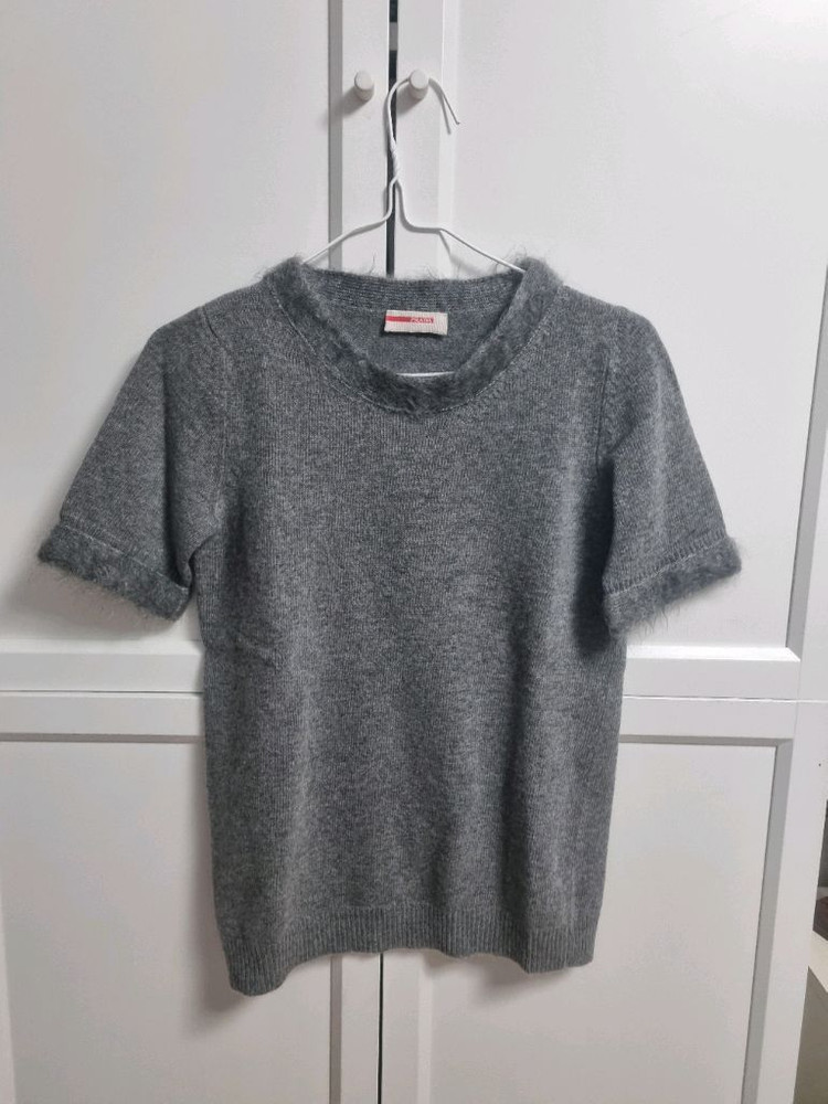 정품 프라다 그레이 반팔 캐시미어 니트 40사이즈 prada--0