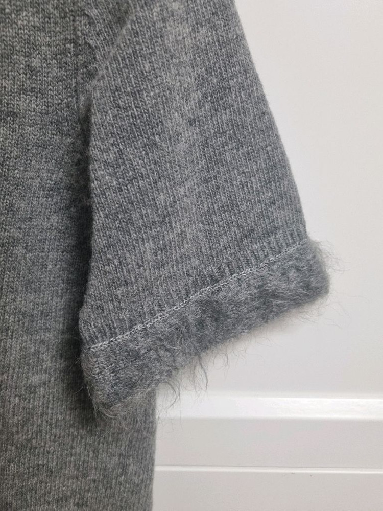 정품 프라다 그레이 반팔 캐시미어 니트 40사이즈 prada--3