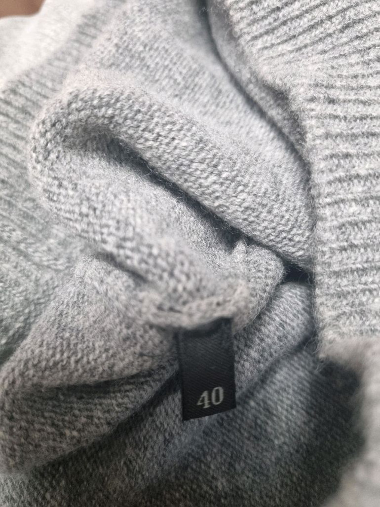 정품 프라다 그레이 반팔 캐시미어 니트 40사이즈 prada--5