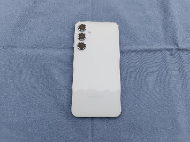 갤럭시 퀀텀 5 아이스블루 단품 (케이스 + 유리필름 증정)--2