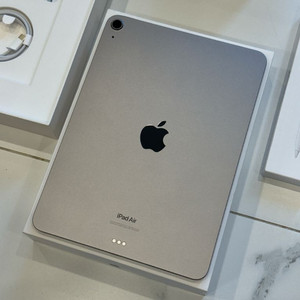 [보증기간 6월 19일까지] 아이패드 에어 M2 128GB + 기타 구성품들 판매 합니다.