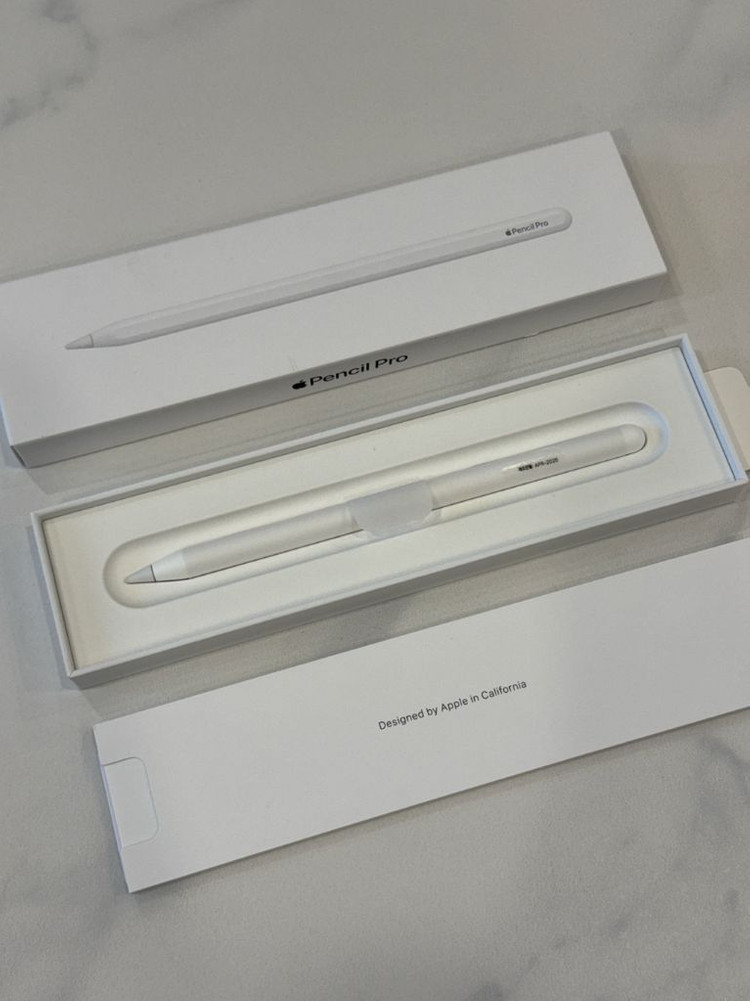 [보증기간 6월 19일까지] 아이패드 에어 M2 128GB + 기타 구성품들 판매 합니다.--2