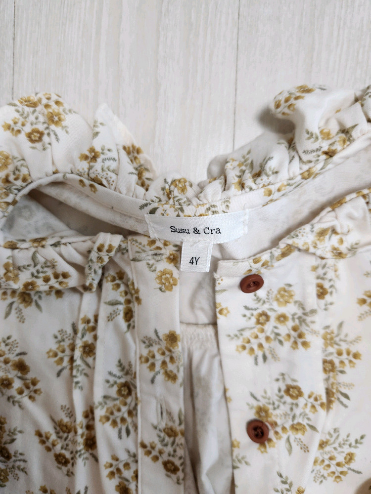 슈슈앤크라 피치기모 블라우스 4y--1