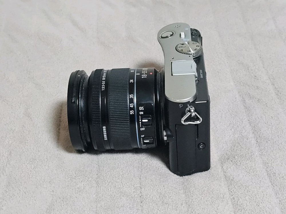 삼성 NX100 미러리스 카메라 이미지